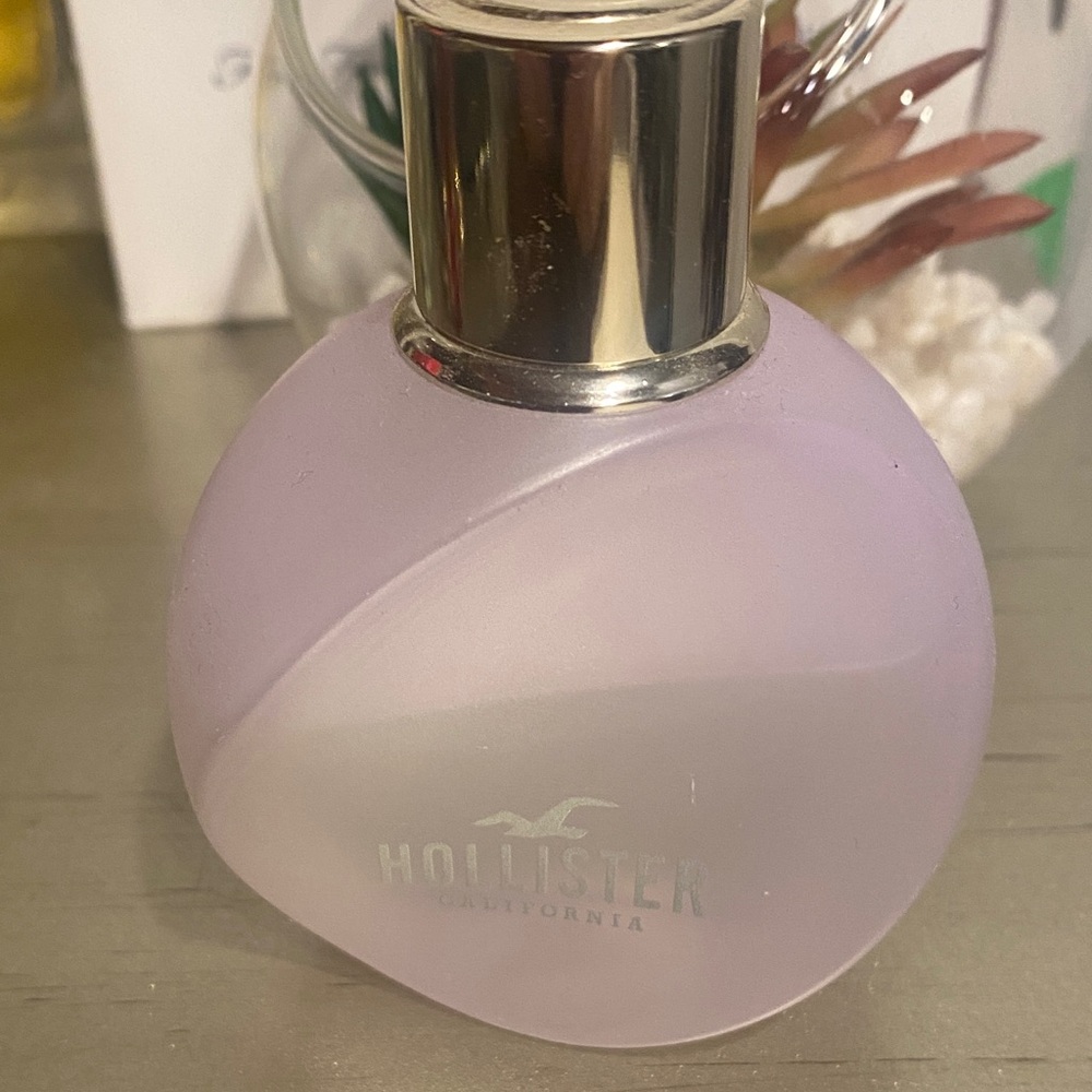 Hollister Soft Purple Fragrance
